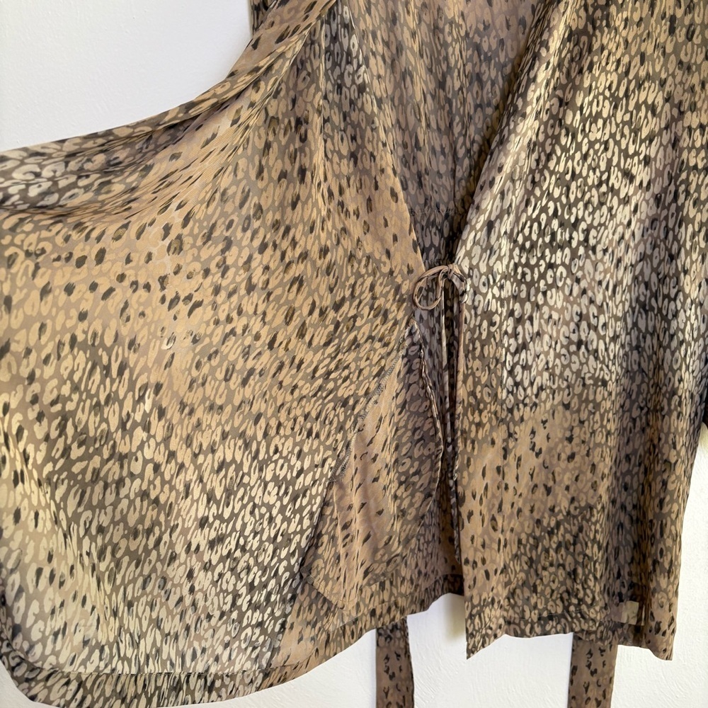 Victoria’s Secret leopard animal print semisheer, kimono belted robe pockets - Picture 10 of 14